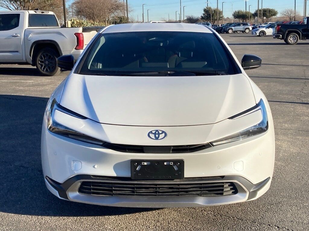 2025 Toyota Prius Plug-In Hybrid SE