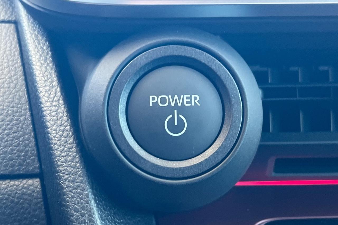 2025 Toyota Prius Plug-in Ontario OR