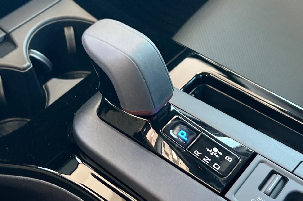 2025 Toyota Prius Plug-in Ontario OR
