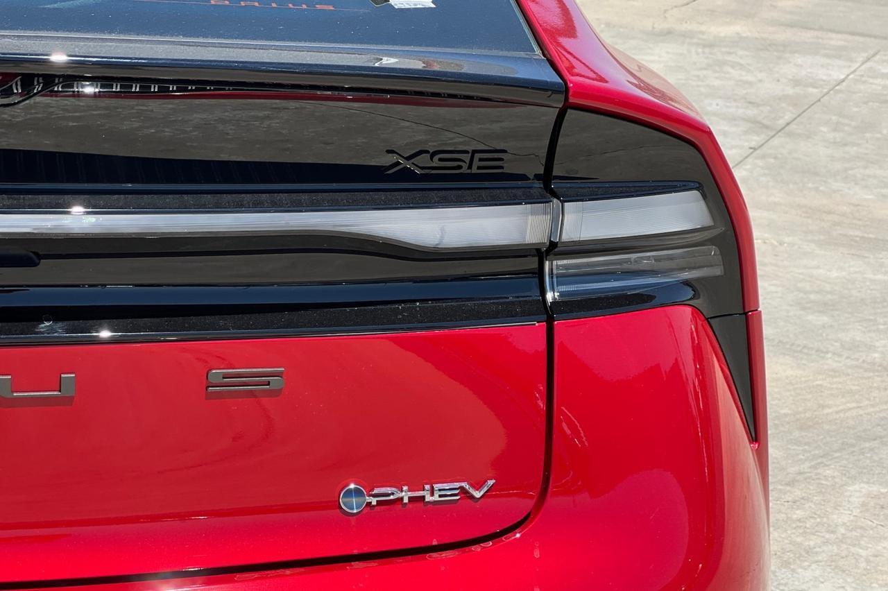 2025 Toyota Prius Plug-in Ontario OR