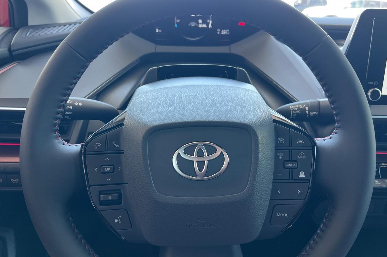 2025 Toyota Prius Plug-in Ontario OR