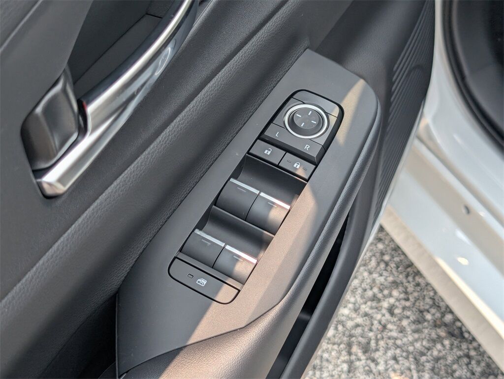 2025 Toyota Prius Plug-in