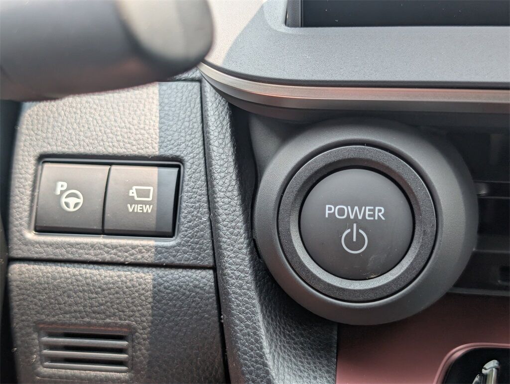 2025 Toyota Prius Plug-in