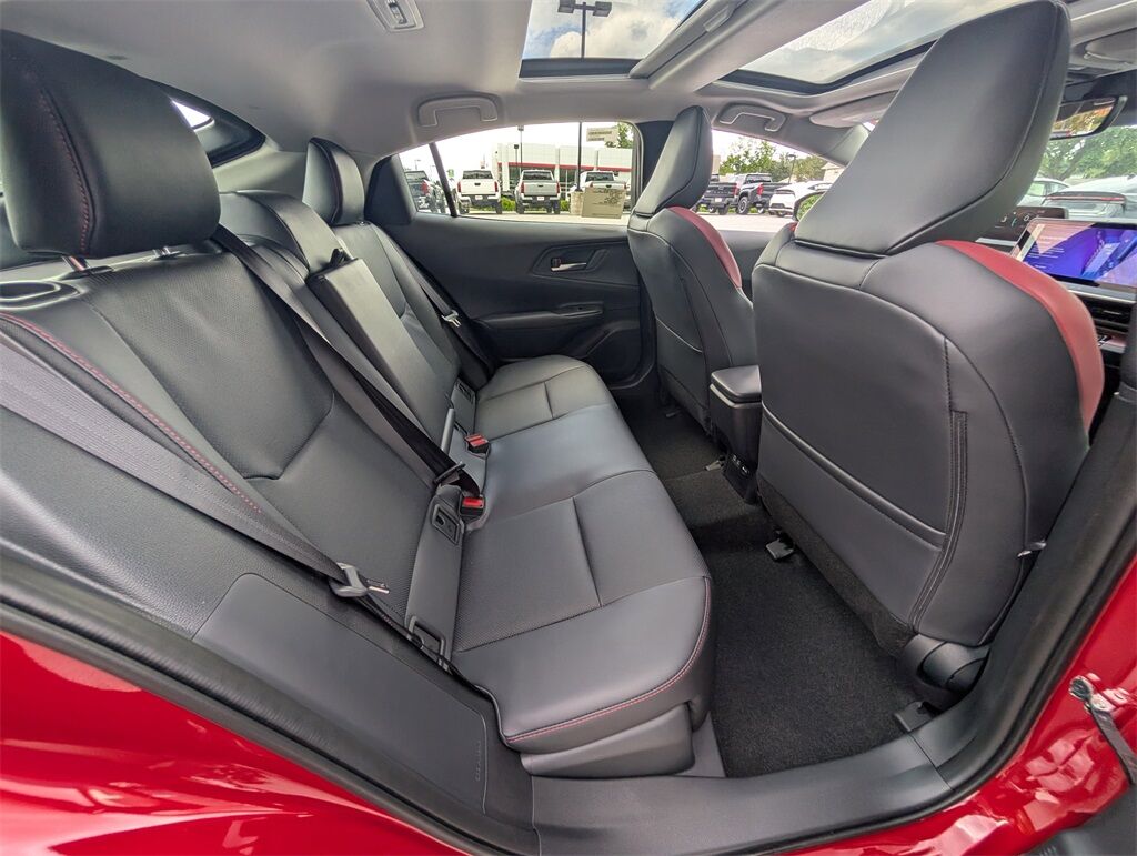 2025 Toyota Prius Plug-in