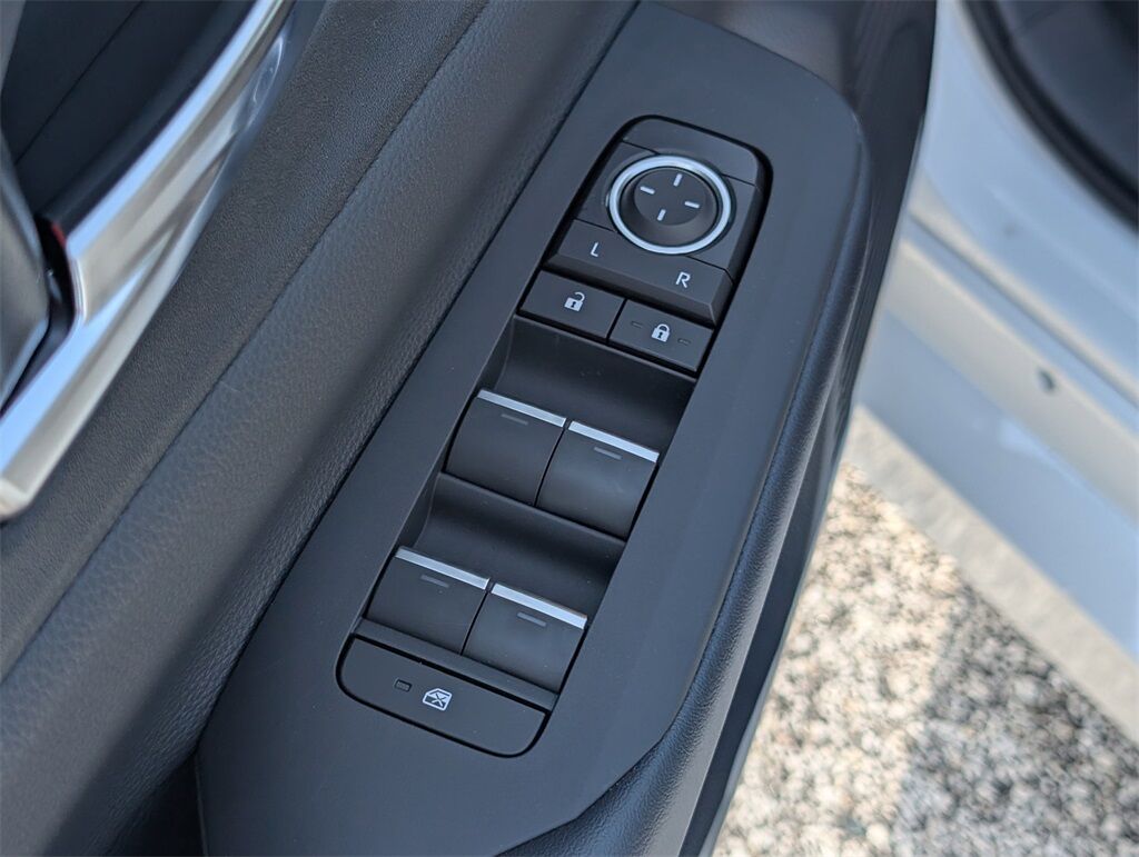 2025 Toyota Prius Plug-in