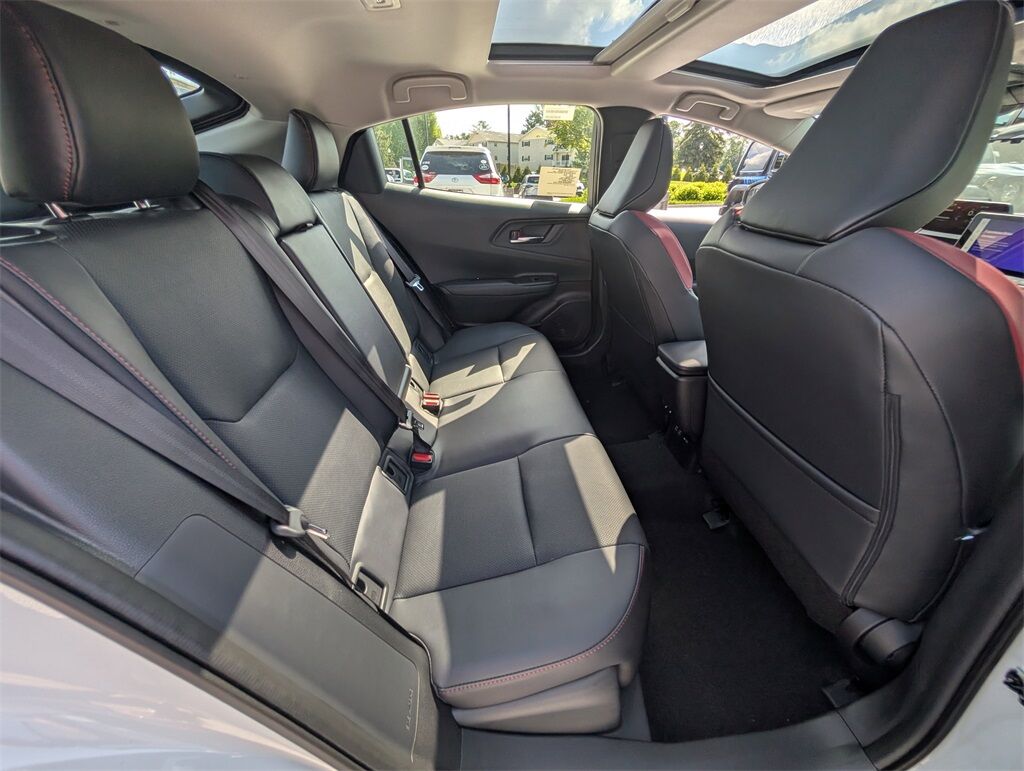 2025 Toyota Prius Plug-in