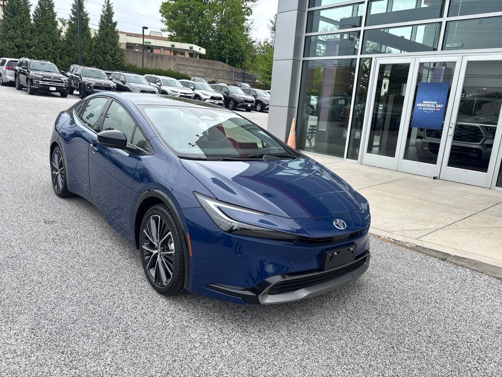 2025 Toyota Prius XLE