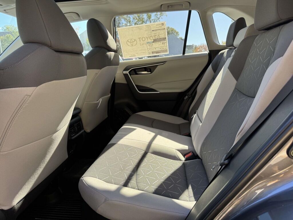 2025 Toyota RAV4 Hybrid Hybrid XLE Fredericksburg VA