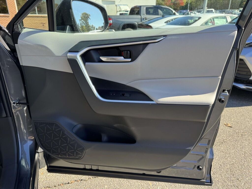 2025 Toyota RAV4 Hybrid Hybrid XLE Fredericksburg VA