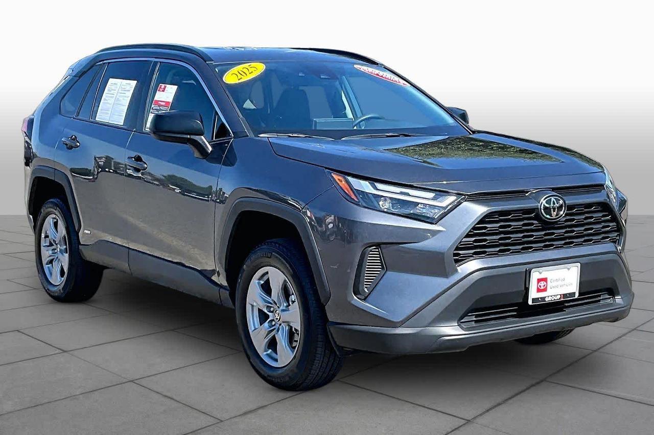 2025 Toyota RAV4 Hybrid LE
