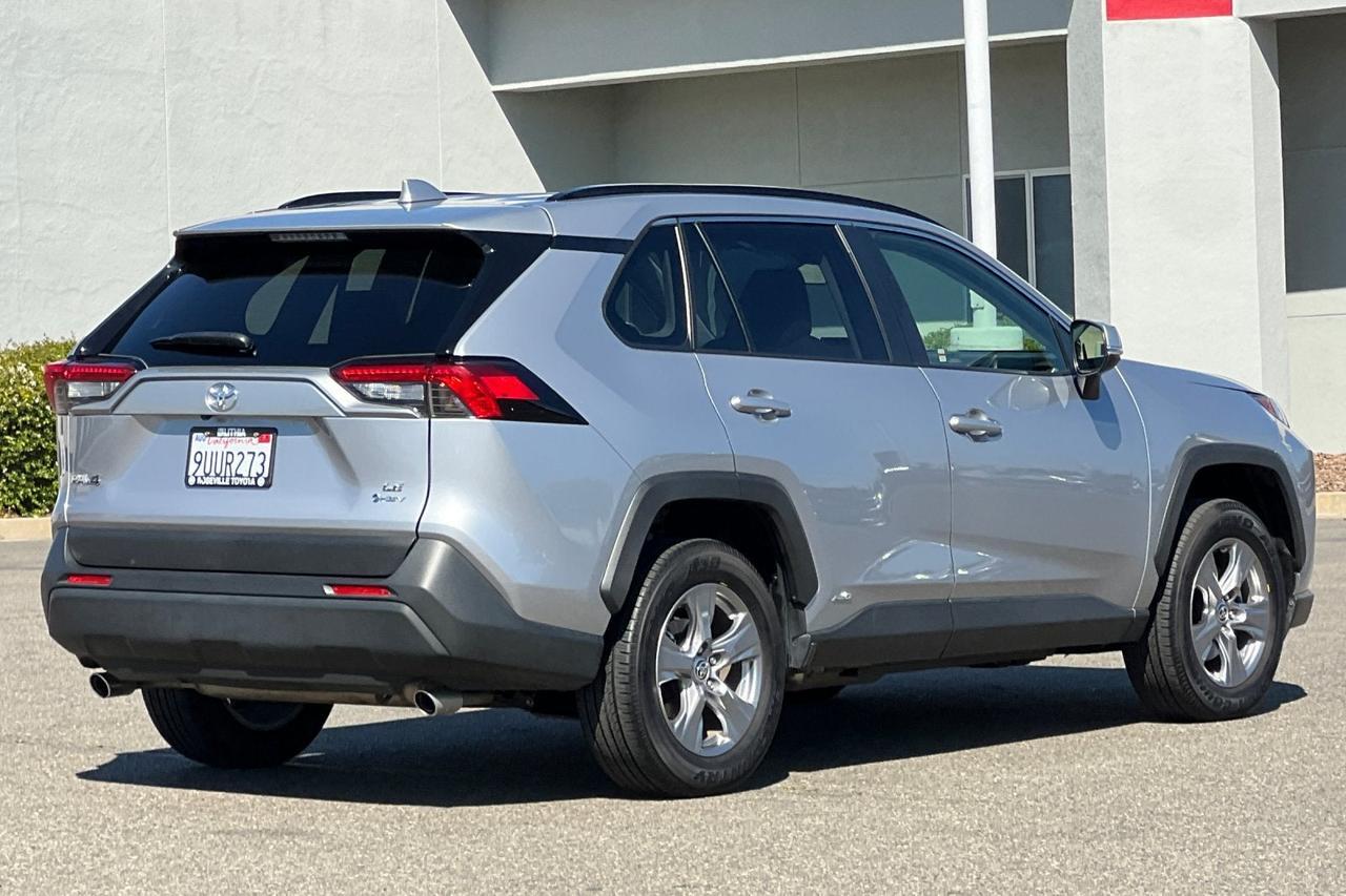 2025 Toyota RAV4 Hybrid LE