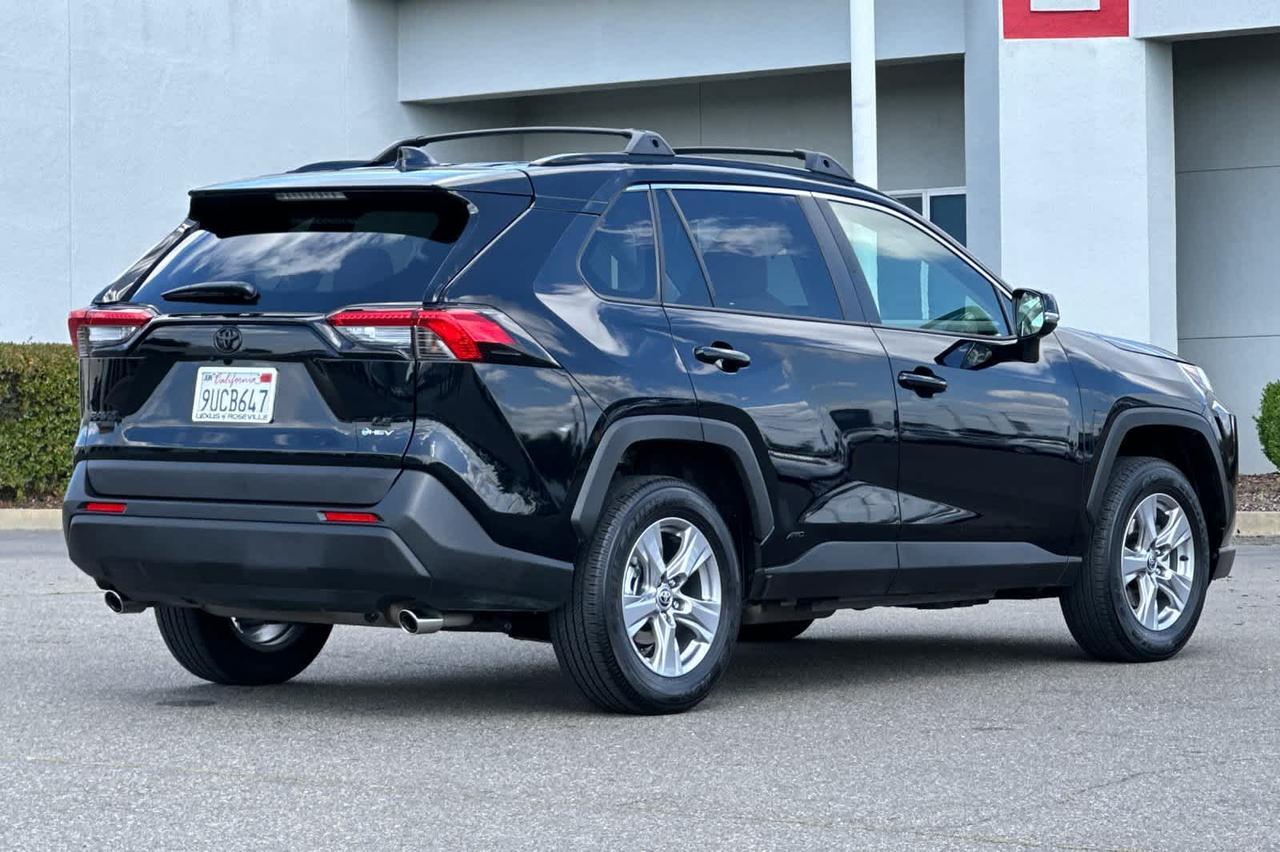2025 Toyota RAV4 Hybrid LE