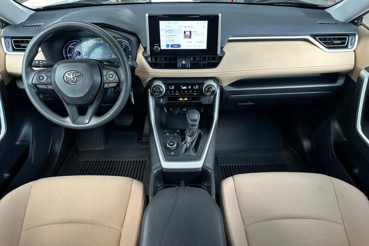 2025 Toyota RAV4 Hybrid LE