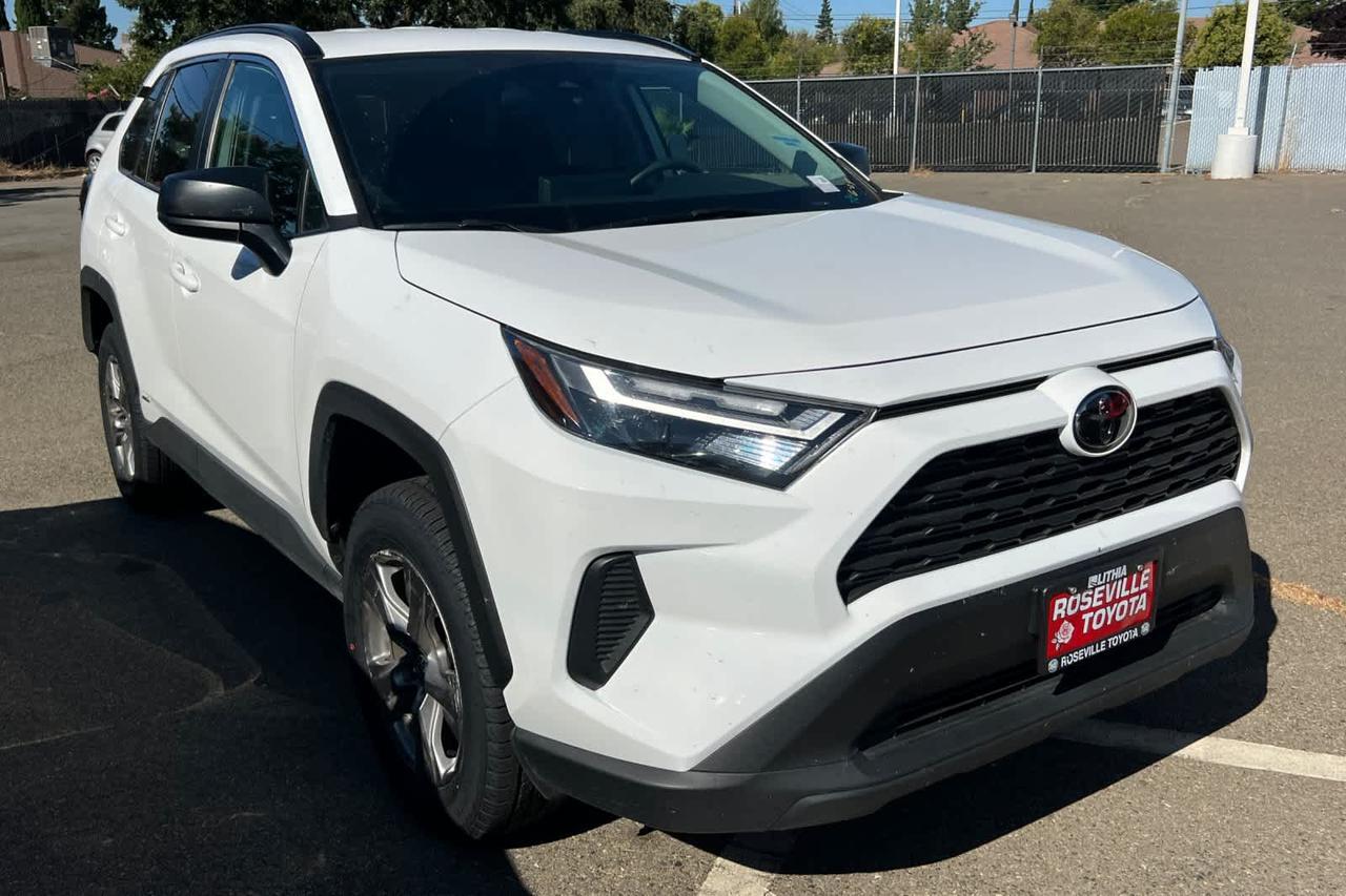 2025 Toyota RAV4 Hybrid LE