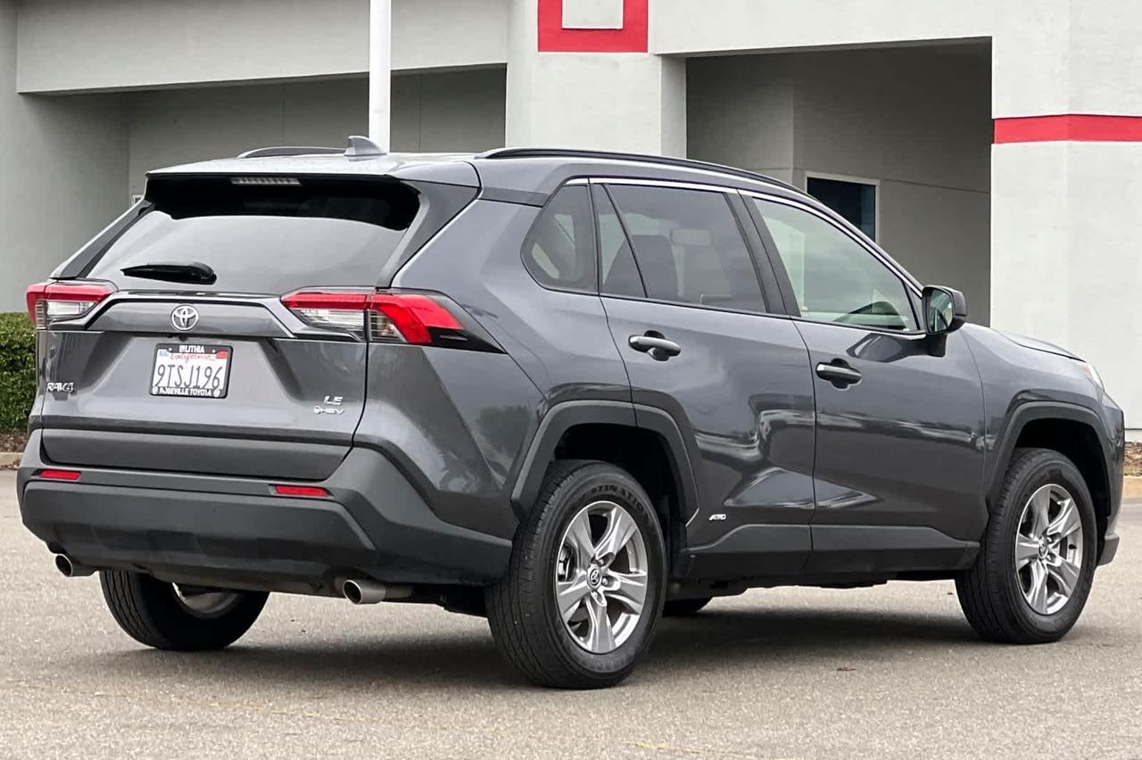 2025 Toyota RAV4 Hybrid LE