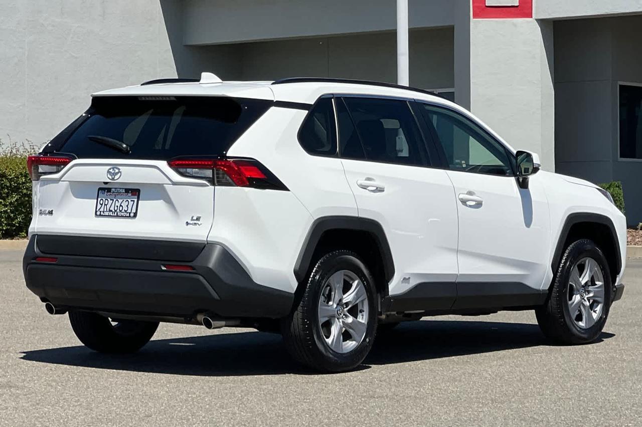 2025 Toyota RAV4 Hybrid LE
