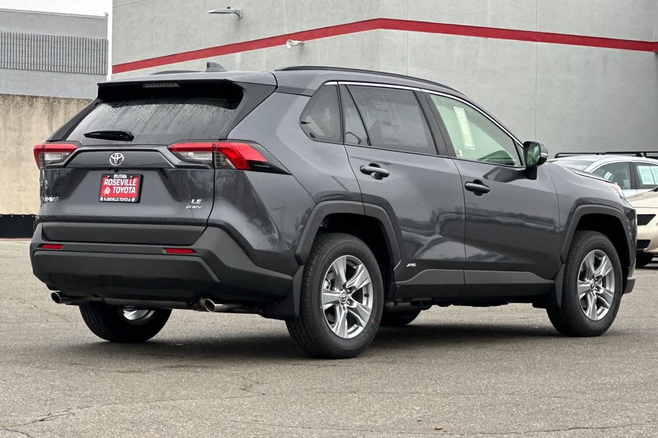 2025 Toyota RAV4 Hybrid LE