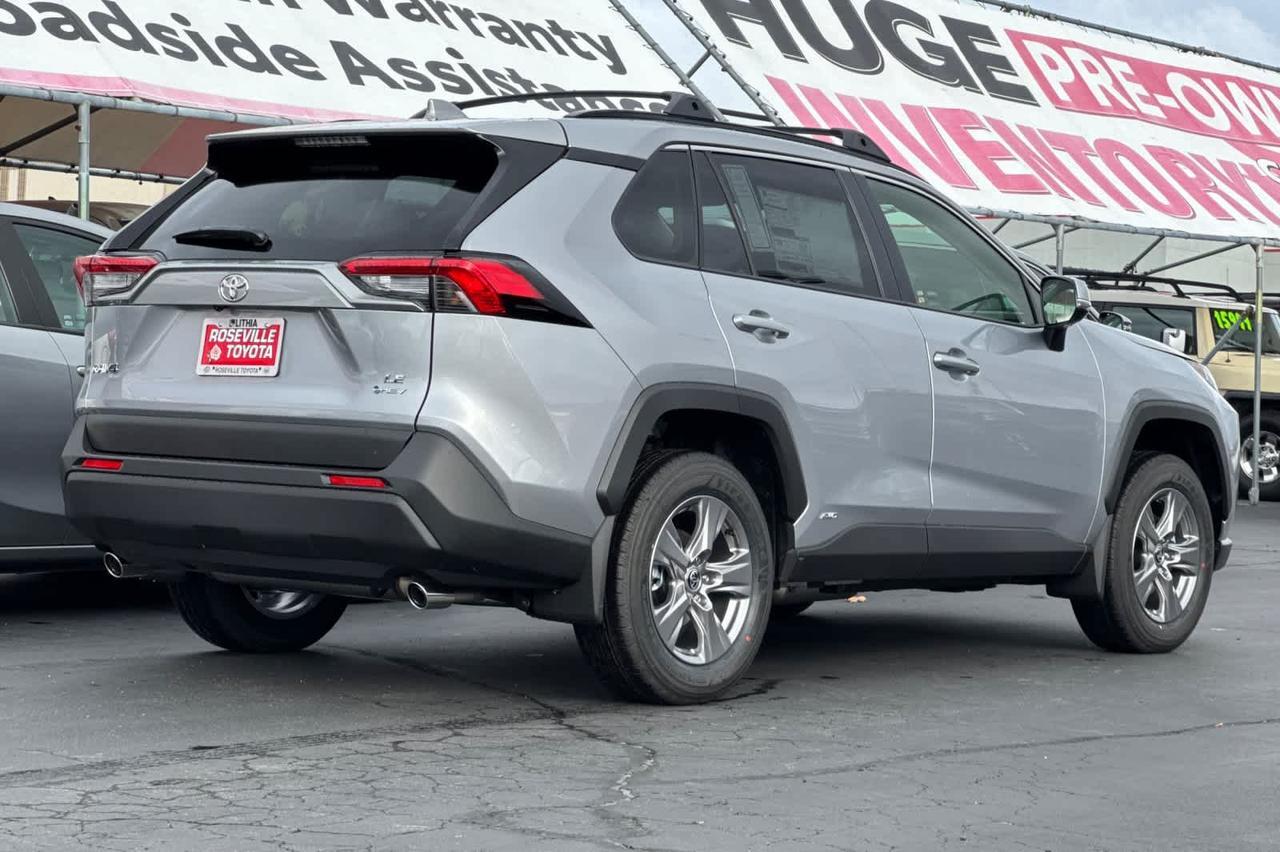 2025 Toyota RAV4 Hybrid LE