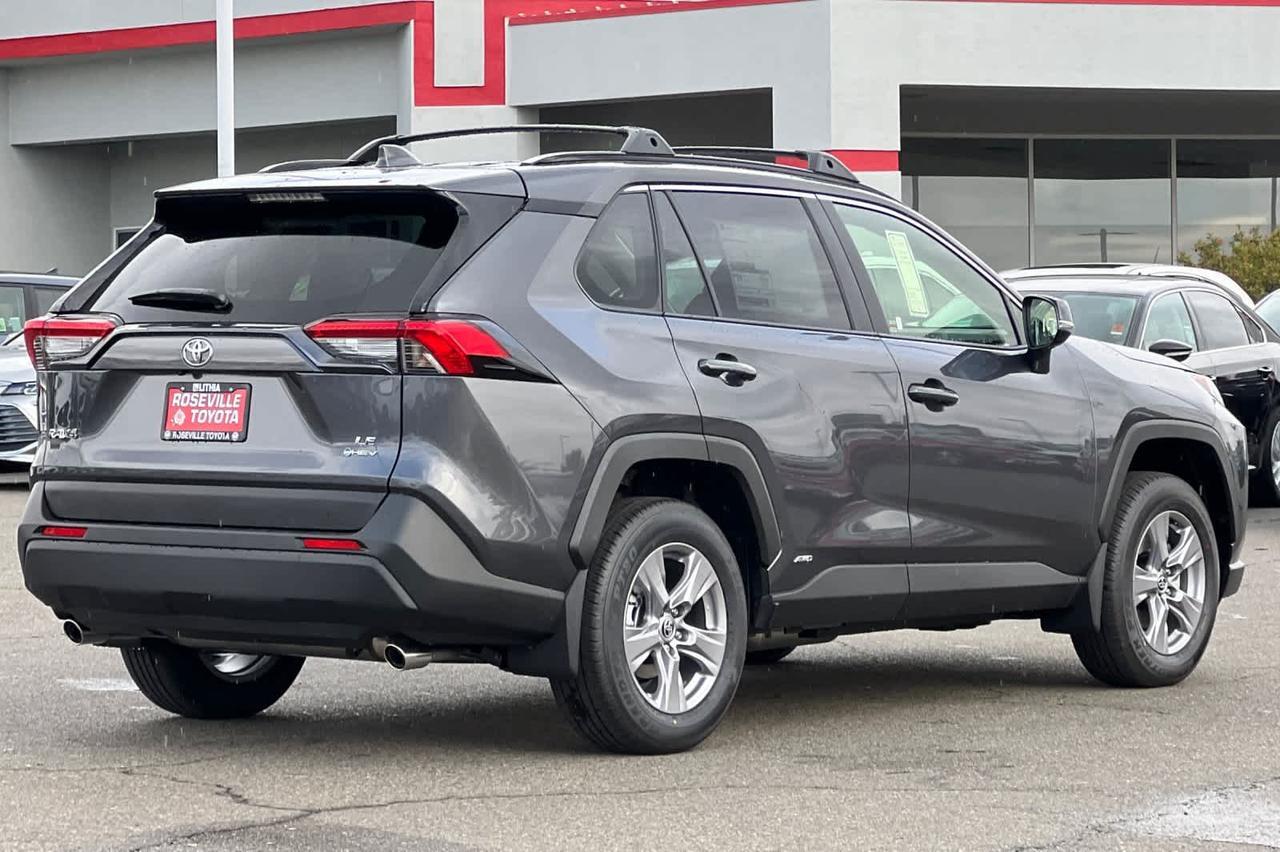 2025 Toyota RAV4 Hybrid LE
