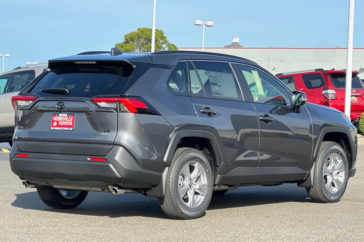 2025 Toyota RAV4 Hybrid LE