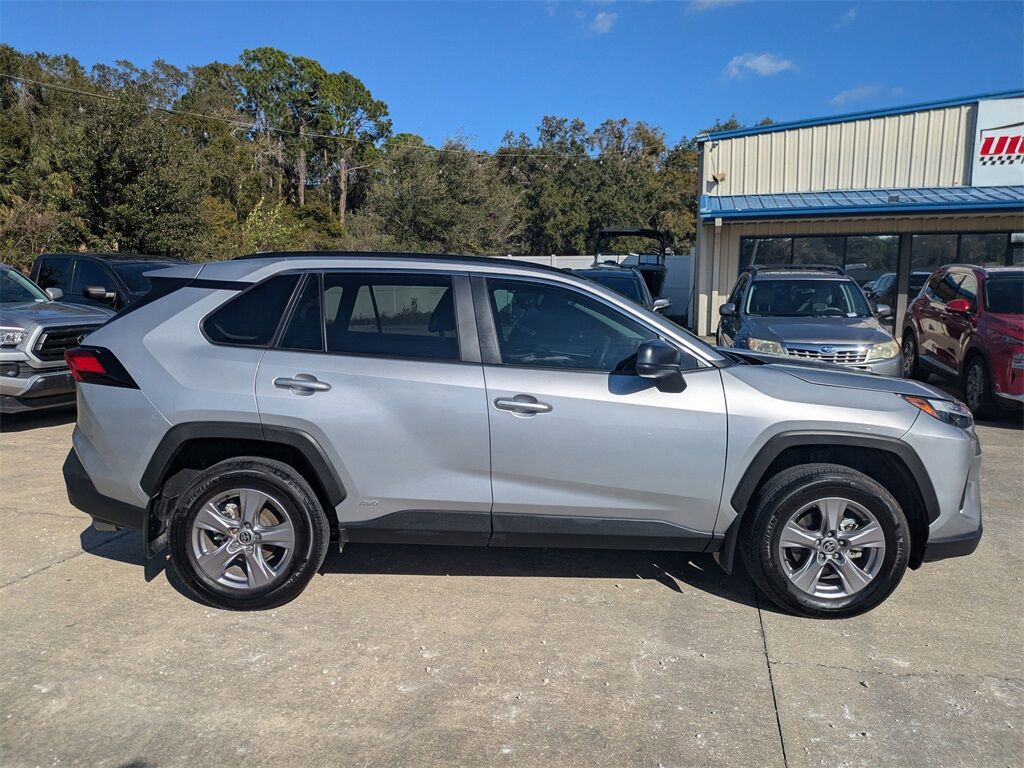 2025 Toyota RAV4 Hybrid LE