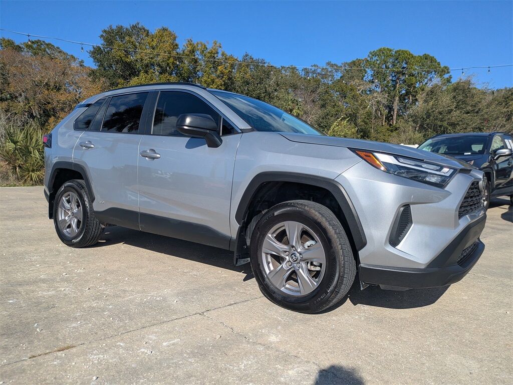 2025 Toyota RAV4 Hybrid LE