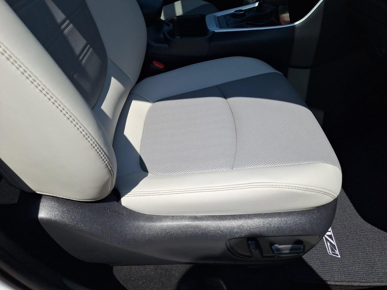 2025 Toyota RAV4 Hybrid Limited Hurst TX