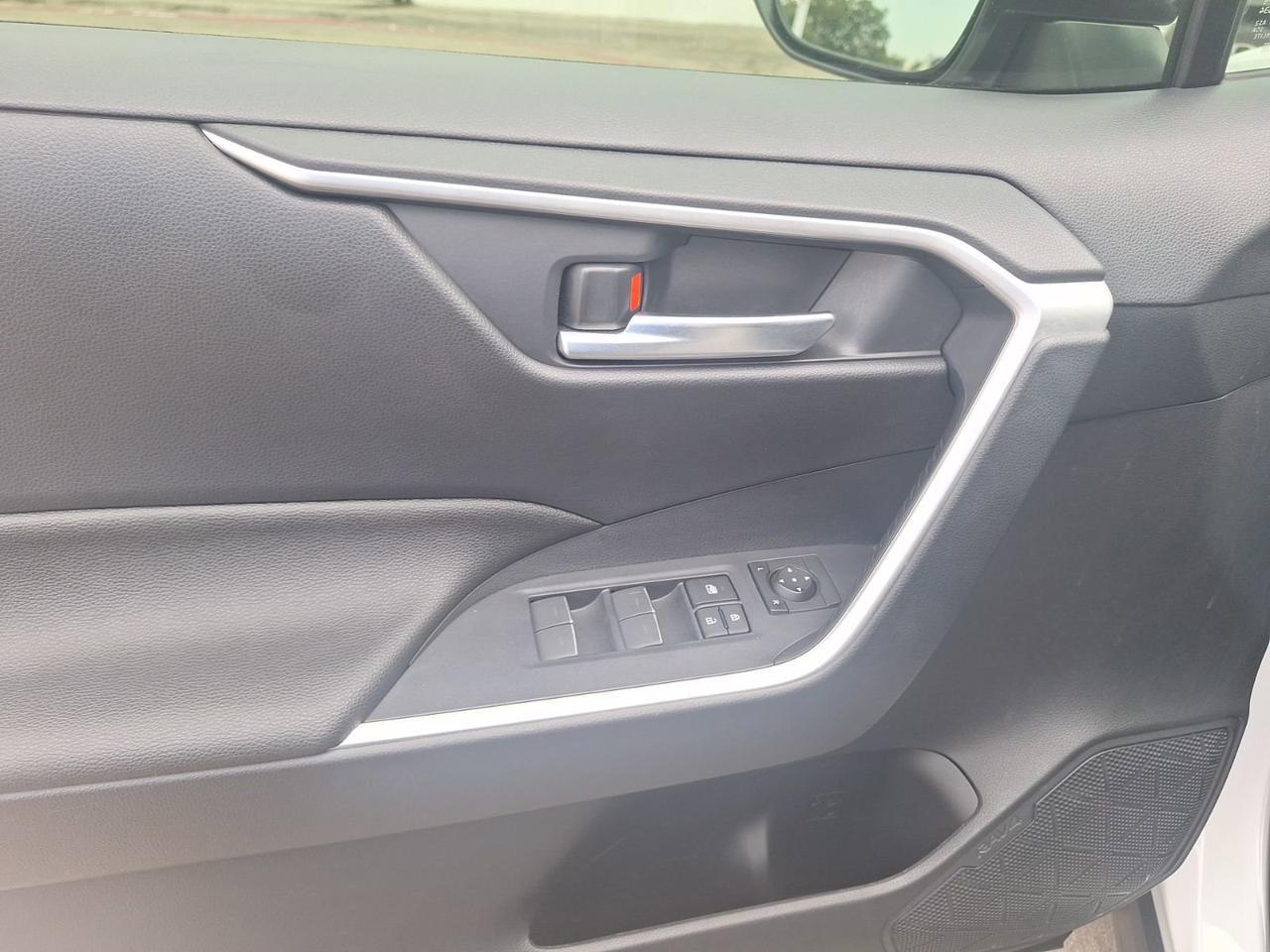 2025 Toyota RAV4 Hybrid SE Hurst TX