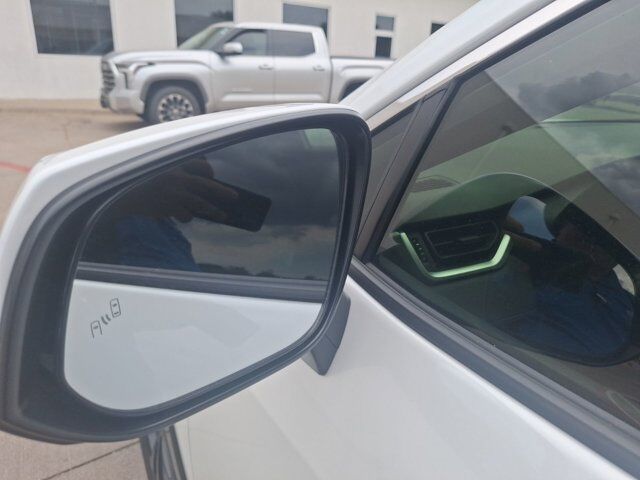 2025 Toyota RAV4 Hybrid SE Hurst TX