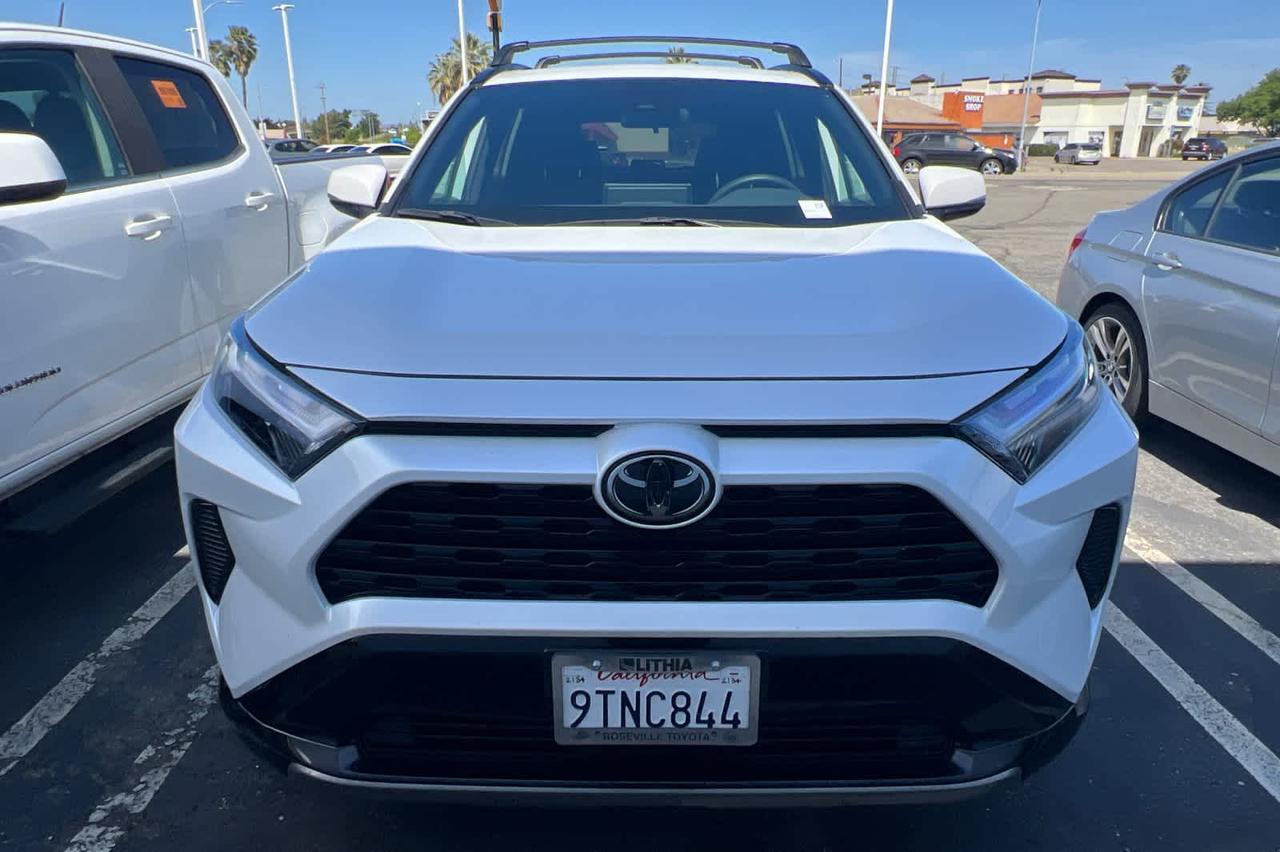 2025 Toyota RAV4 Hybrid SE