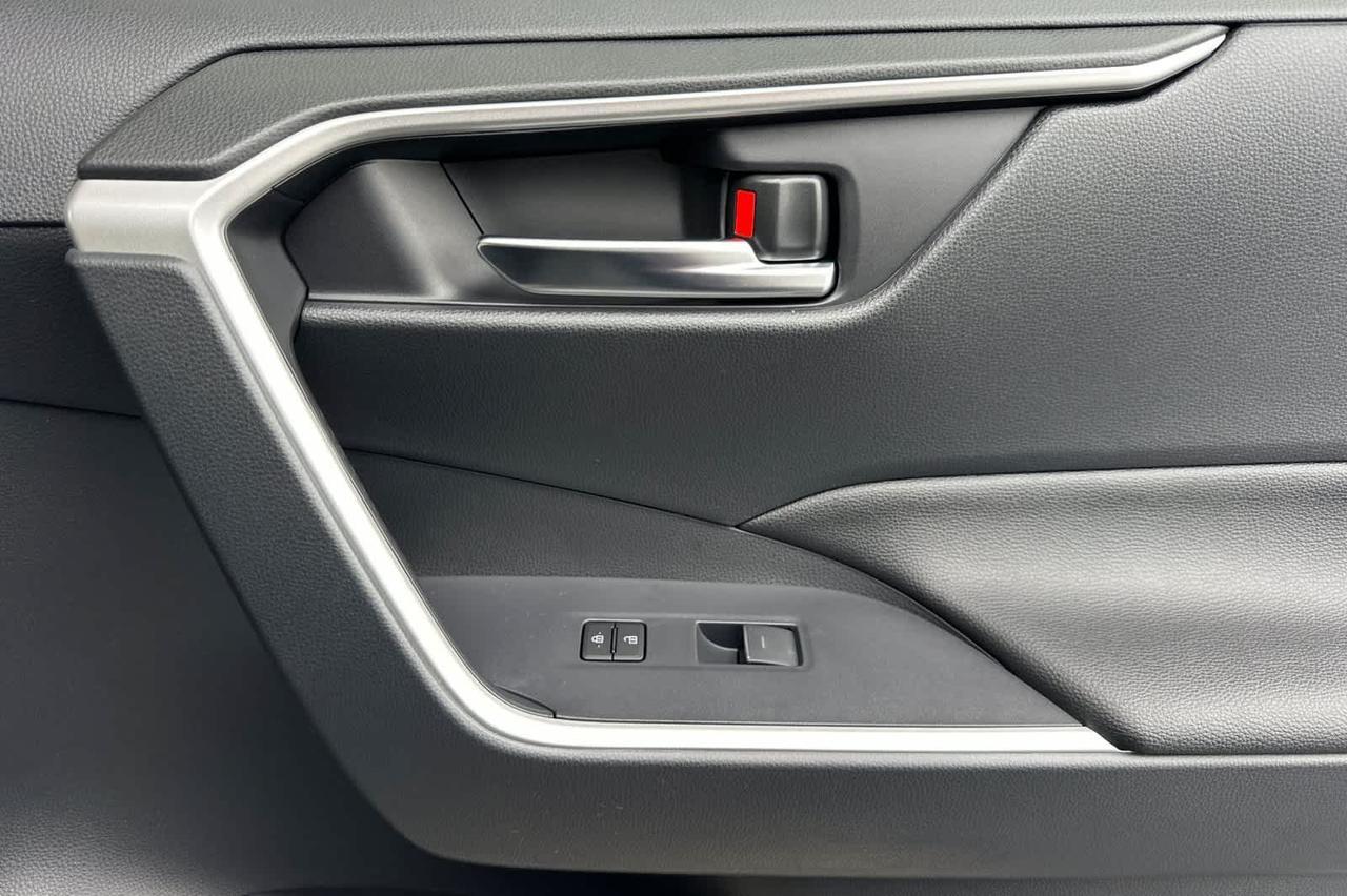 2025 Toyota RAV4 Hybrid SE Roseville CA