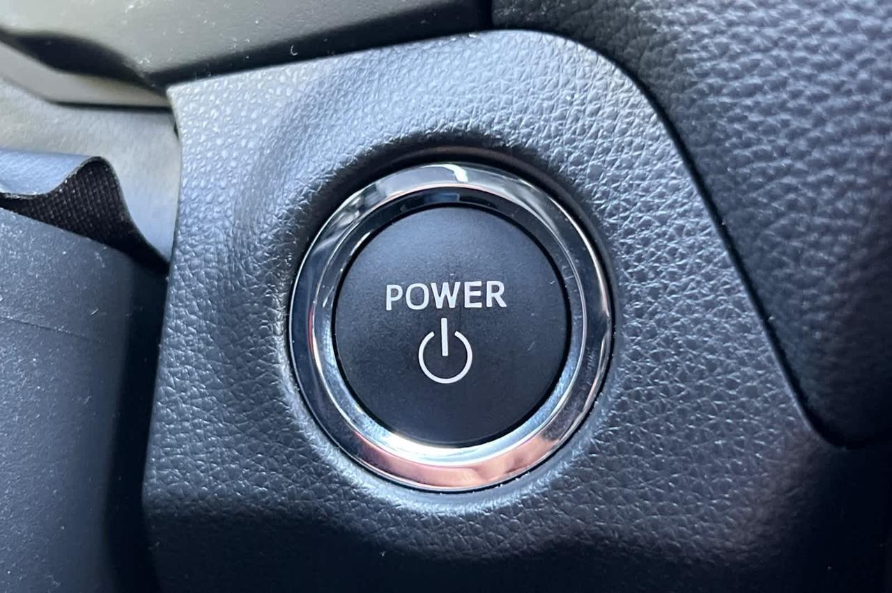 2025 Toyota RAV4 Hybrid SE Roseville CA