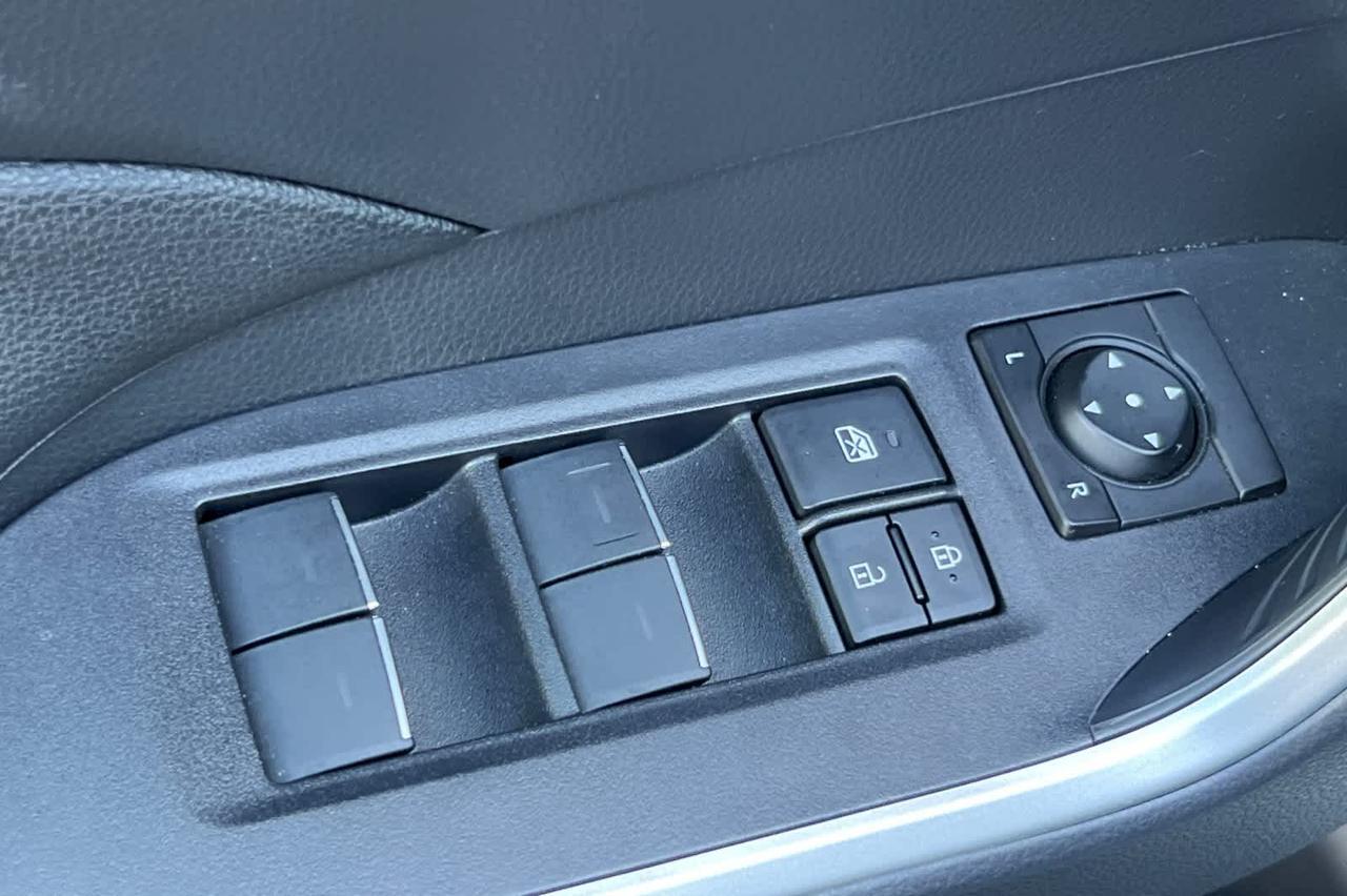 2025 Toyota RAV4 Hybrid SE Roseville CA