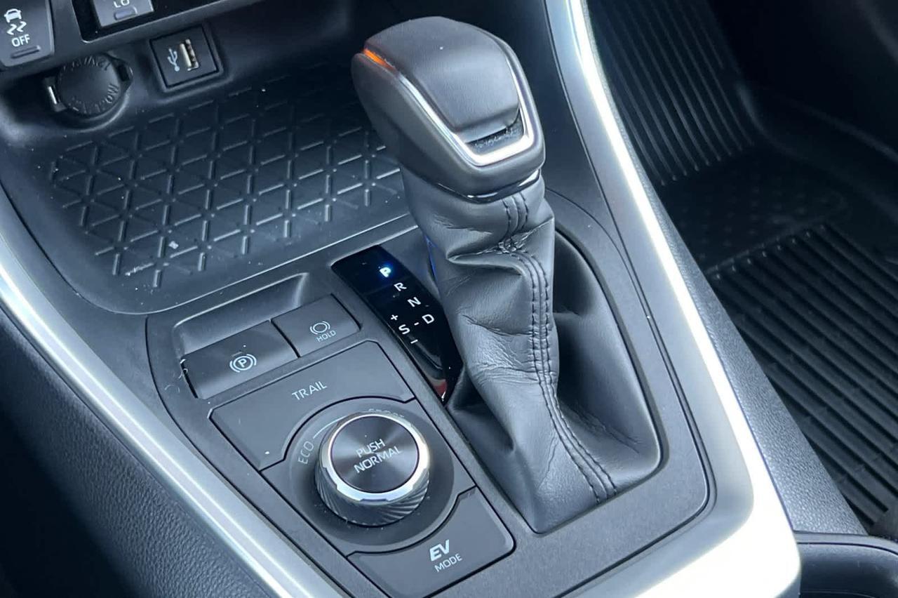 2025 Toyota RAV4 Hybrid SE Roseville CA