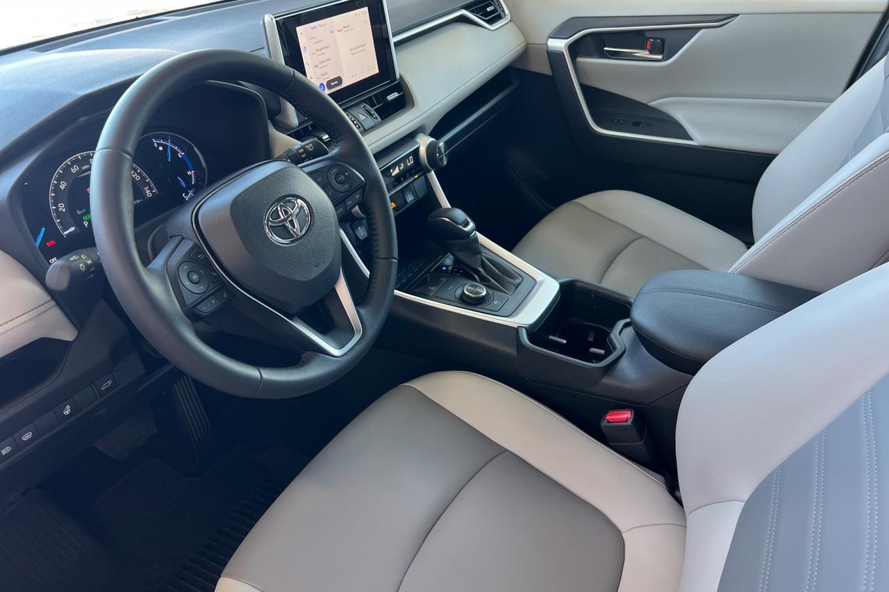 2025 Toyota RAV4 Hybrid XLE Premium Ontario OR