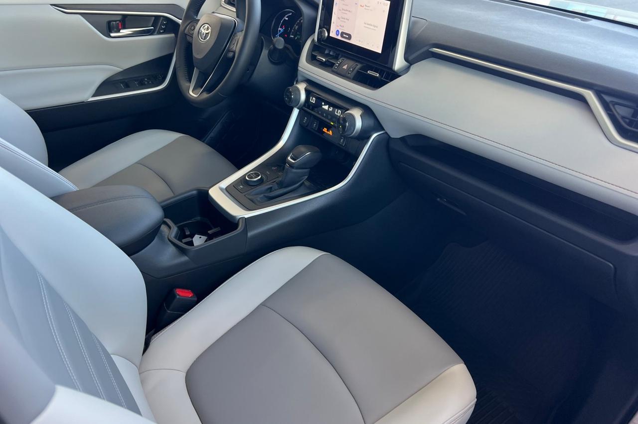 2025 Toyota RAV4 Hybrid XLE Premium Ontario OR