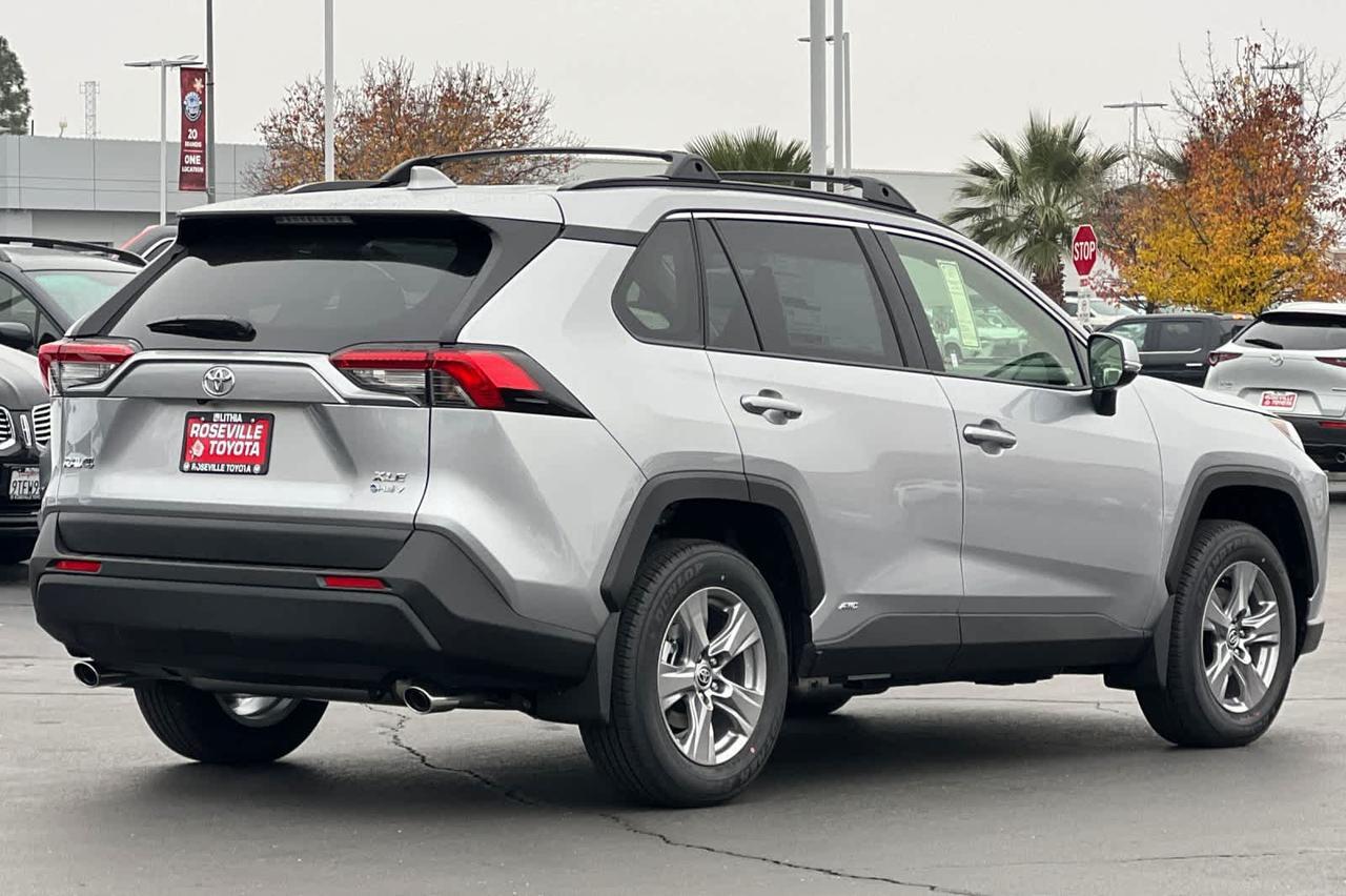 2025 Toyota RAV4 Hybrid XLE