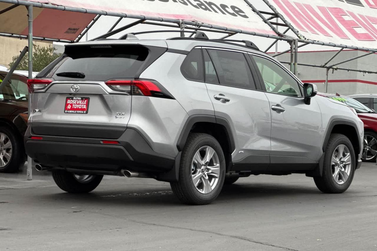 2025 Toyota RAV4 Hybrid XLE