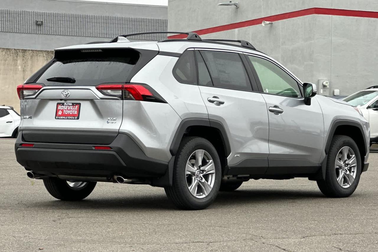 2025 Toyota RAV4 Hybrid XLE