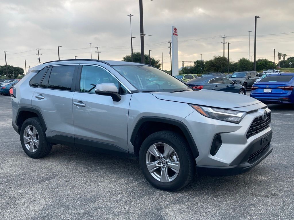 2025 Toyota RAV4 Hybrid XLE