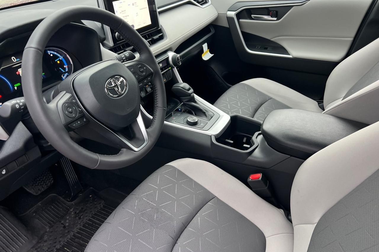 2025 Toyota RAV4 Hybrid XLE Ontario OR