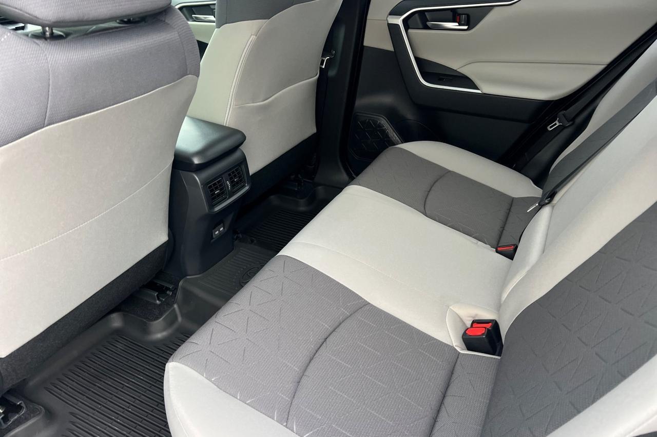 2025 Toyota RAV4 Hybrid XLE Ontario OR