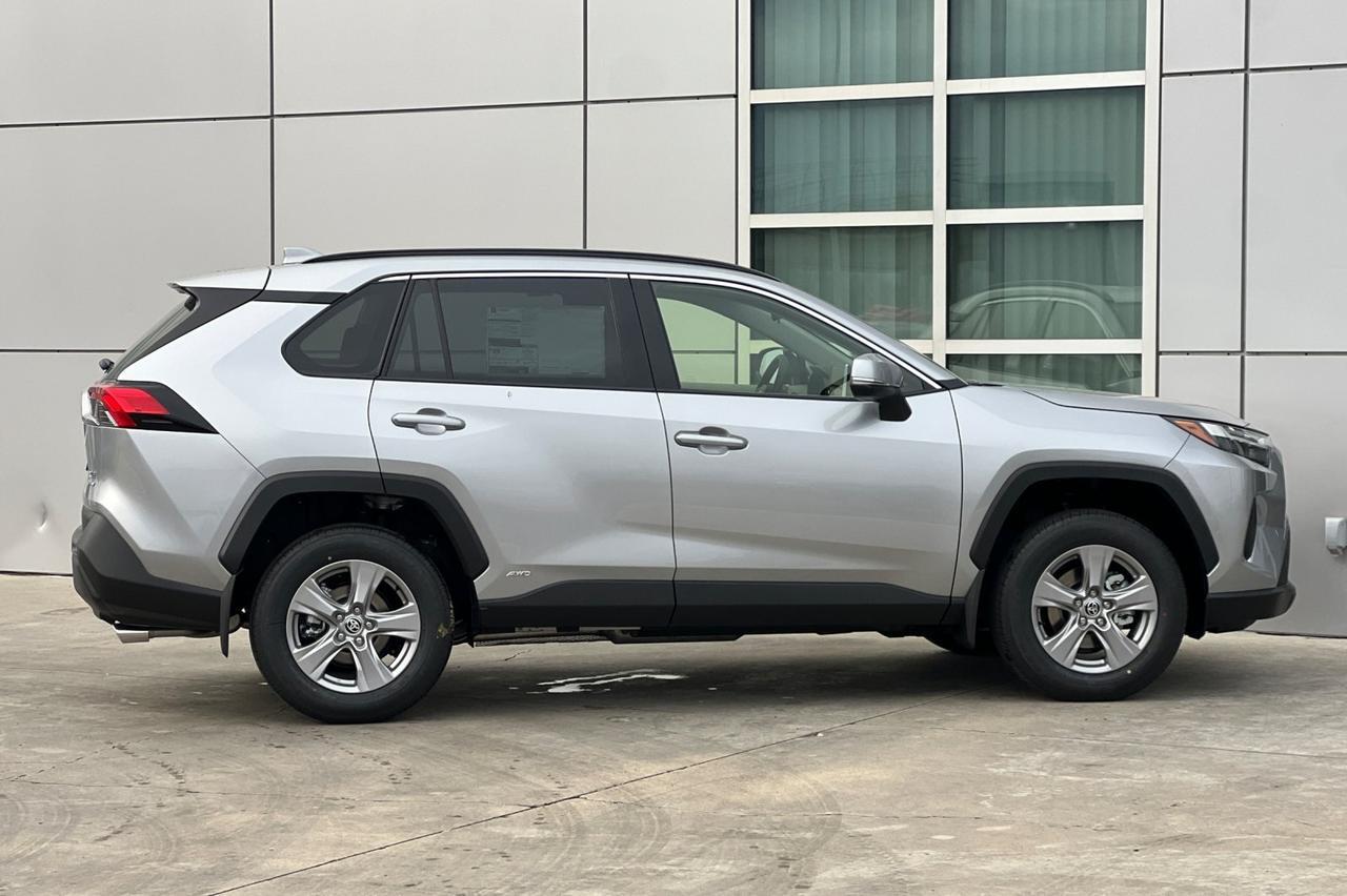 2025 Toyota RAV4 Hybrid XLE Ontario OR