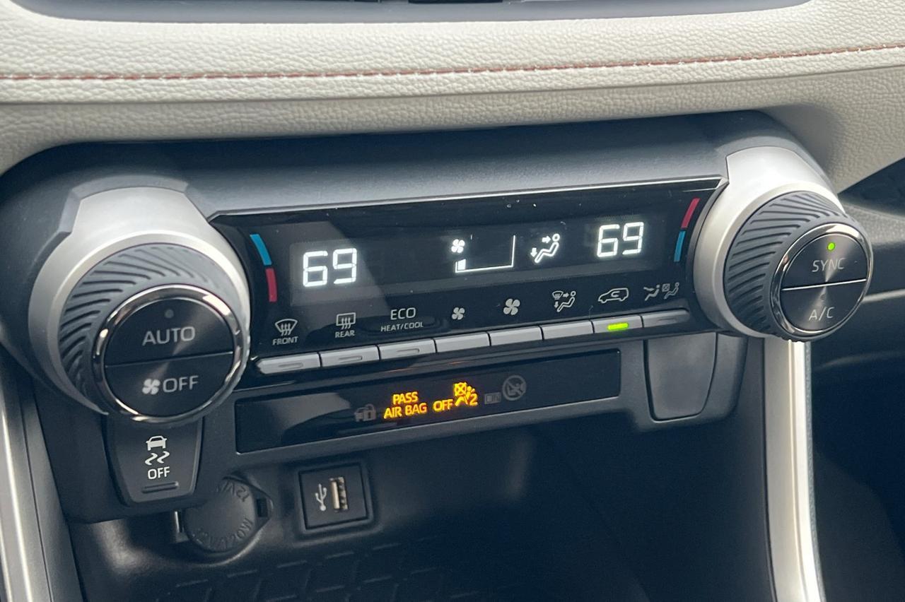 2025 Toyota RAV4 Hybrid XLE Ontario OR