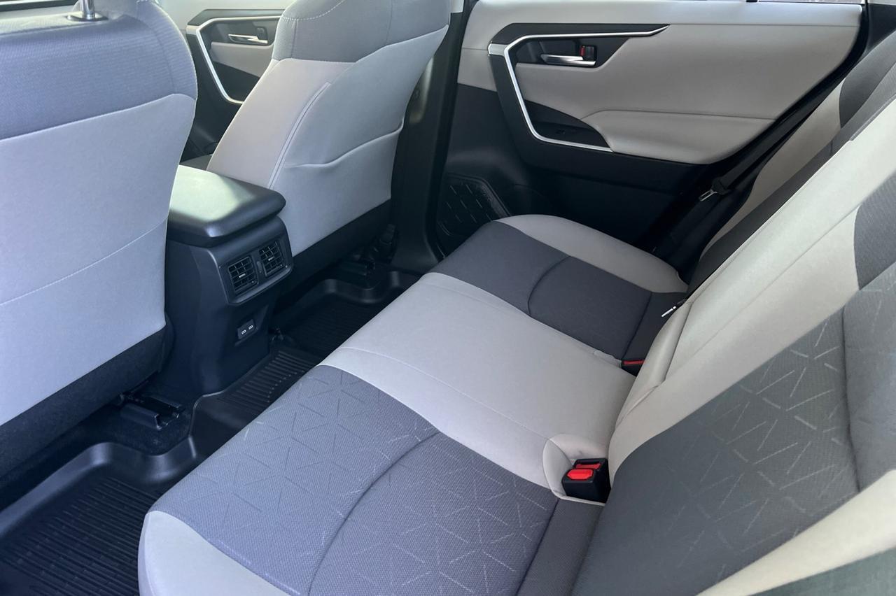 2025 Toyota RAV4 Hybrid XLE Ontario OR