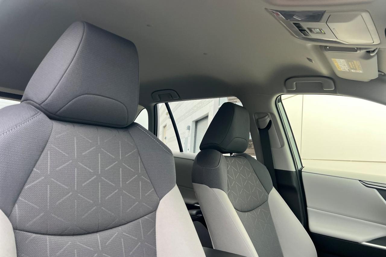 2025 Toyota RAV4 Hybrid XLE Ontario OR