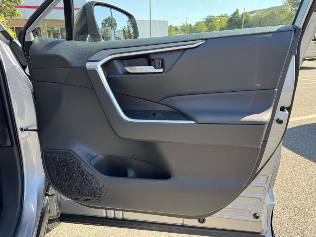 2025 Toyota RAV4 Hybrid XLE Fredericksburg VA