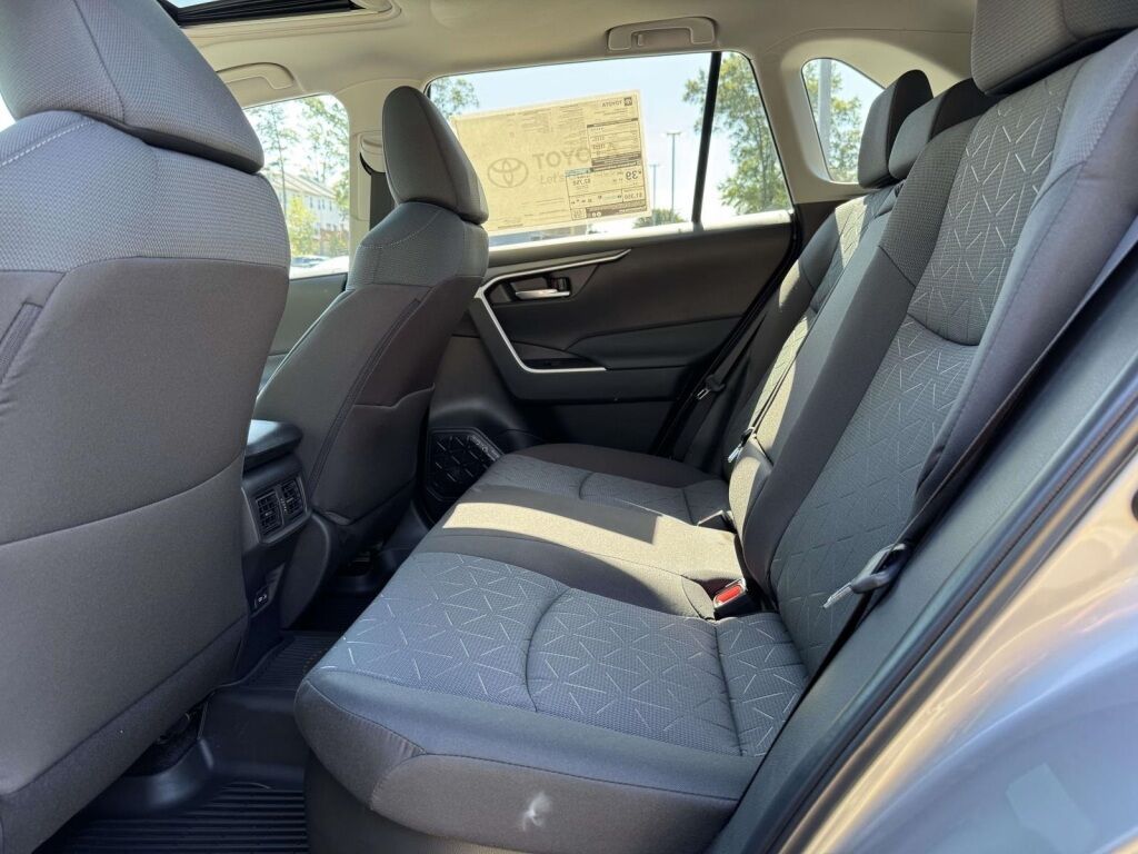 2025 Toyota RAV4 Hybrid XLE Fredericksburg VA