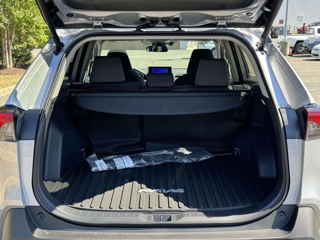 2025 Toyota RAV4 Hybrid XLE Fredericksburg VA