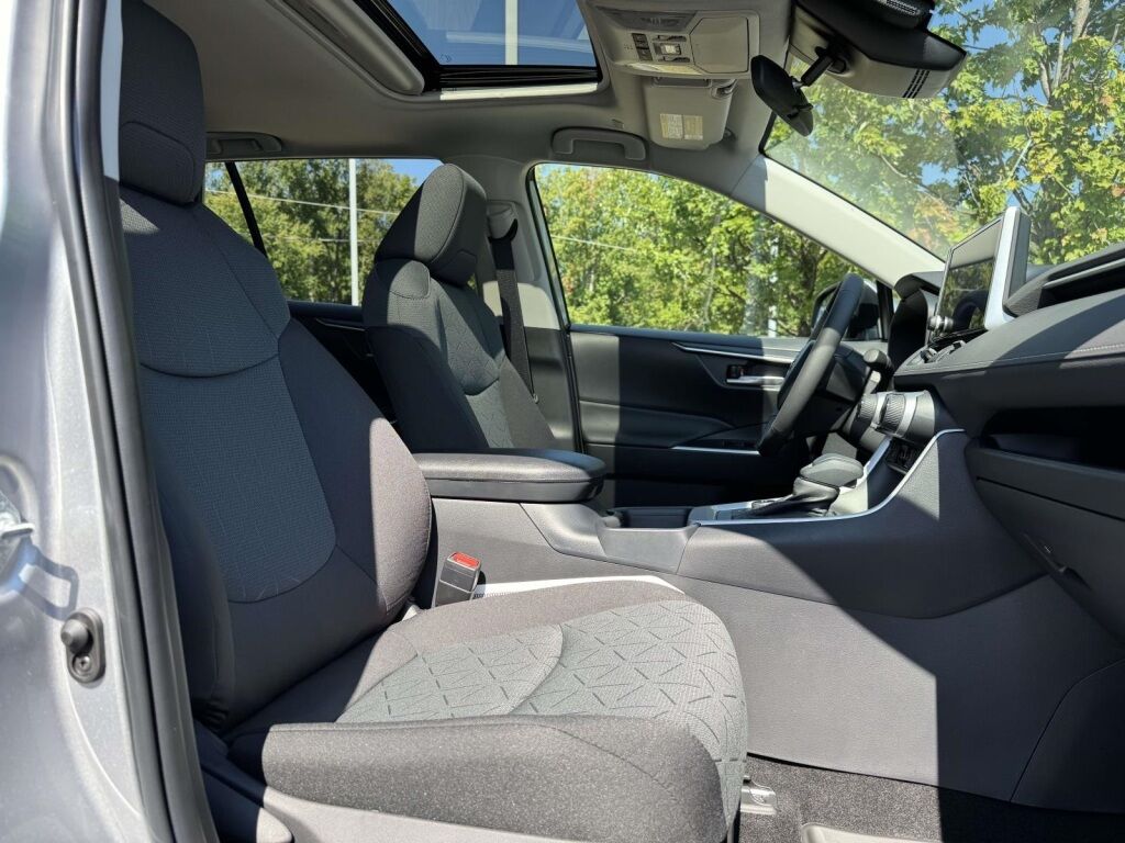 2025 Toyota RAV4 Hybrid XLE Fredericksburg VA
